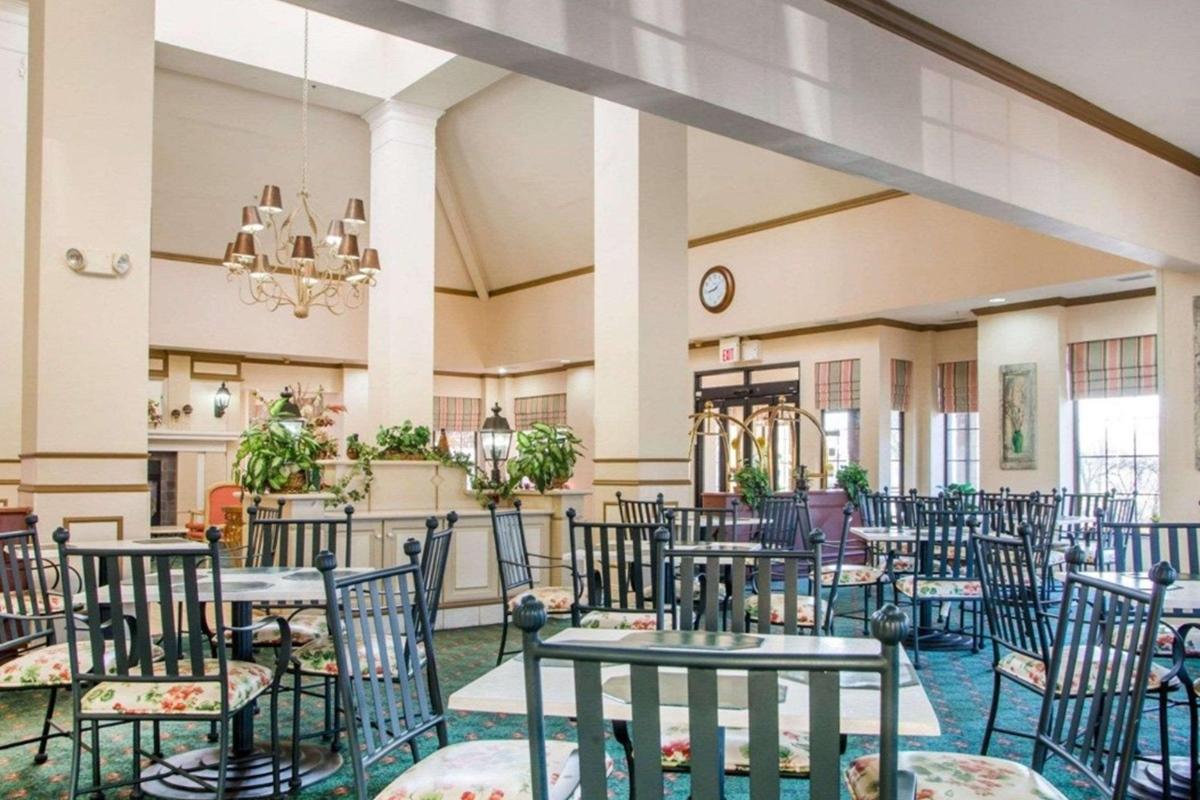 La Quinta & By Wyndham Hotel South Holland