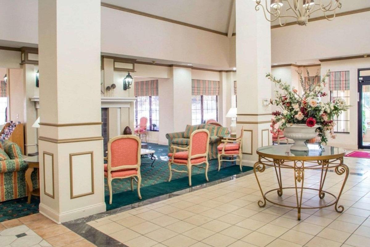 La Quinta & By Wyndham Hotel South Holland