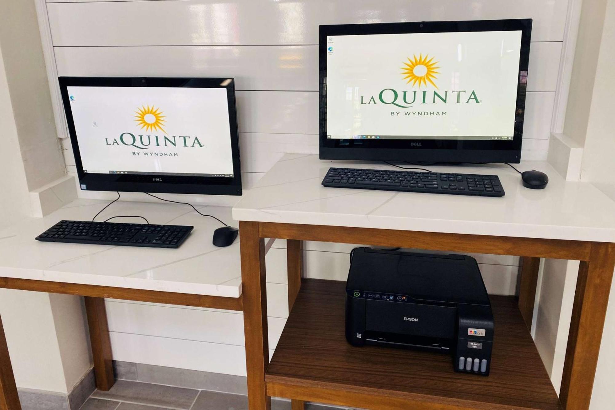 La Quinta & By Wyndham Hotel